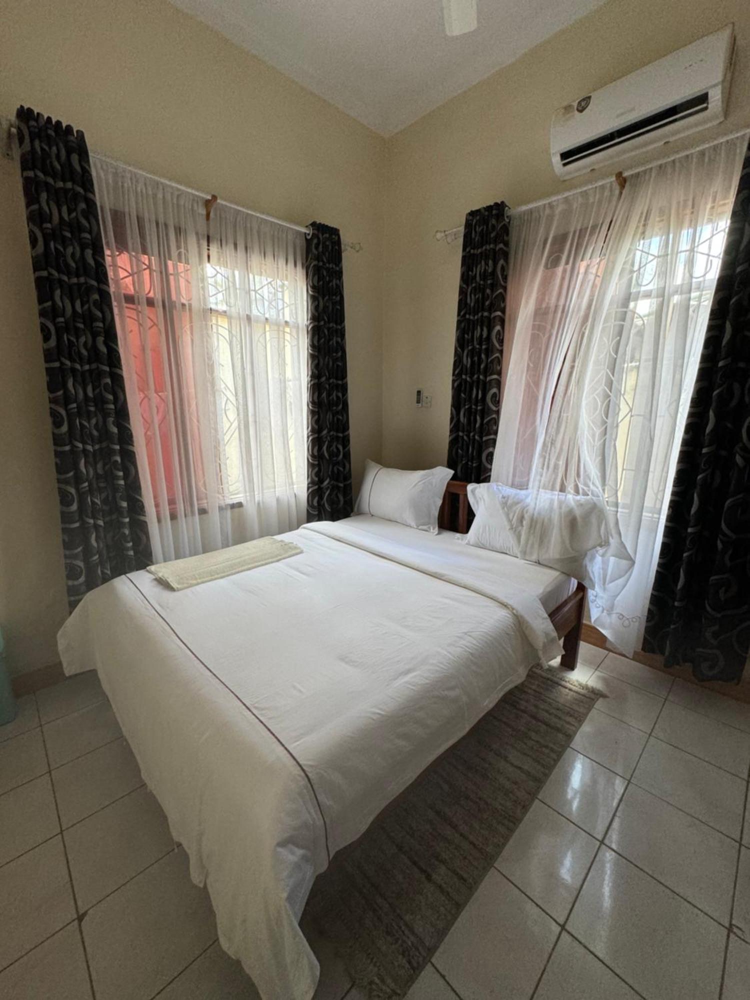 دار السلام G & S Executive Lodge المظهر الخارجي الصورة
